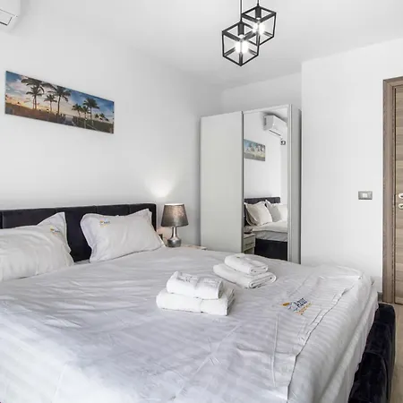 Azur 148 - Pool & Spa Beach Apartmán Mamaia