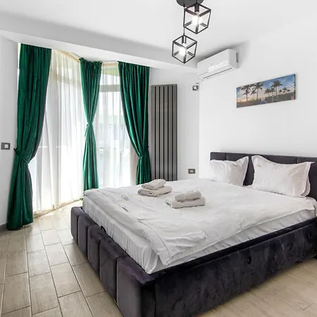 Azur 148 - Pool & Spa Beach Apartment *